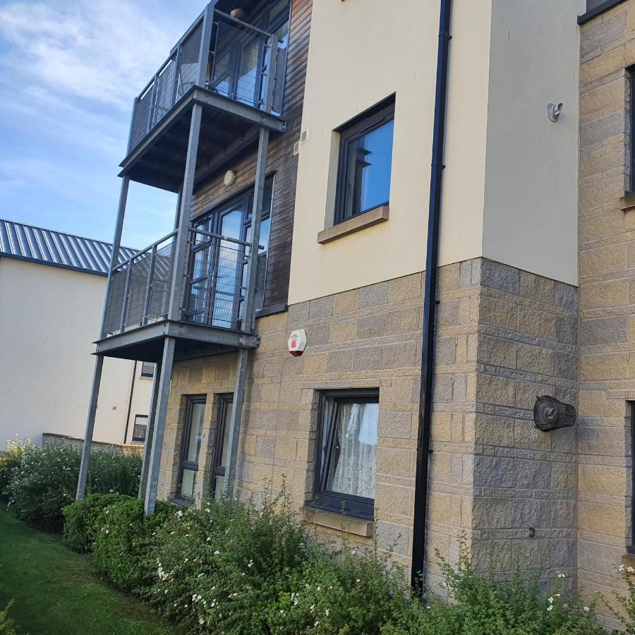 2-Bedroom Back Hilton Area Apartment - Ground Floor, Aberdeen City Center エクステリア 写真