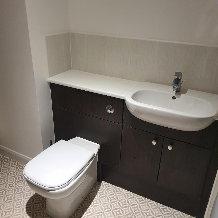 2-Bedroom Back Hilton Area Apartment - Ground Floor, Aberdeen City Center エクステリア 写真